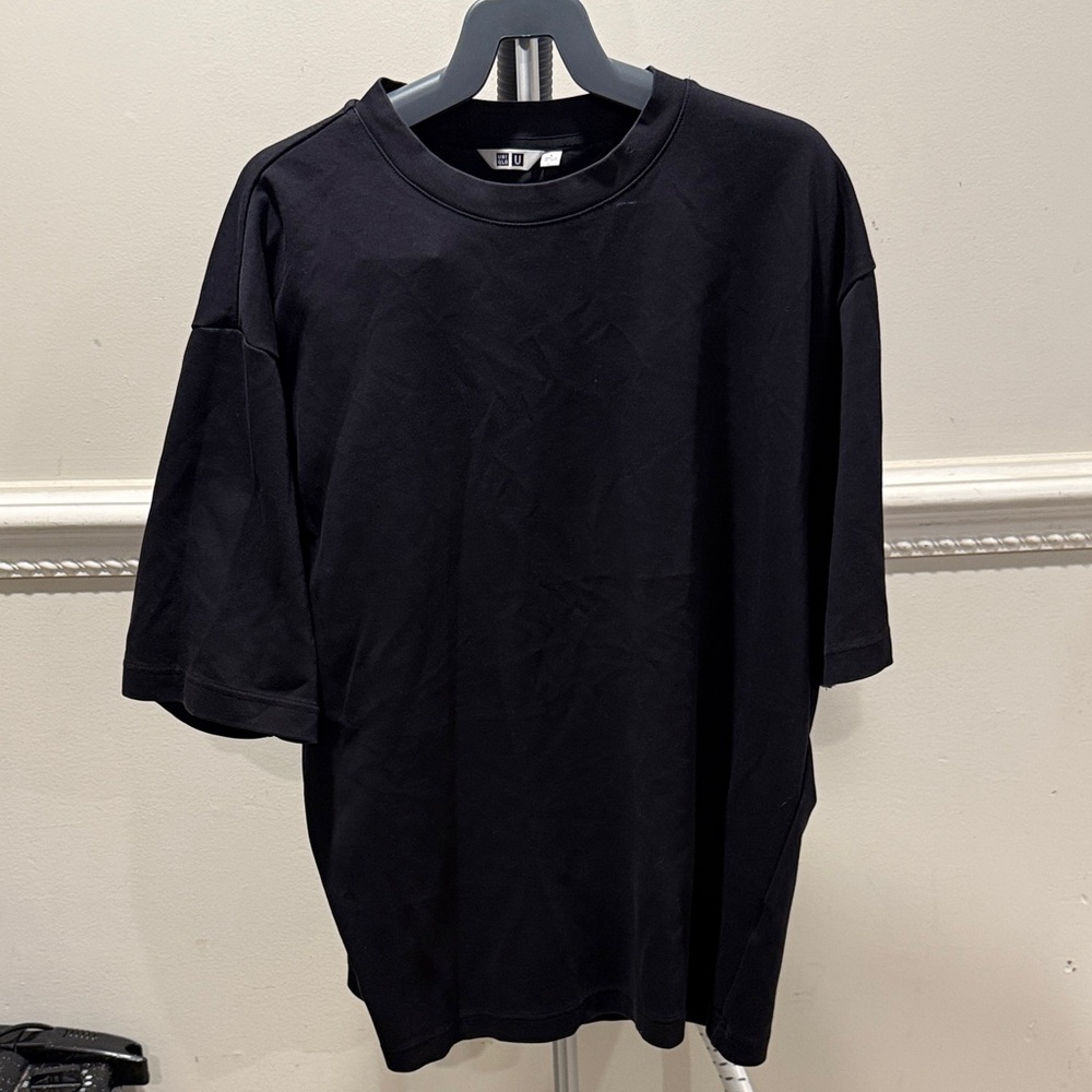 Uniqlo Men's Classic Black Short Sleeve Tee
